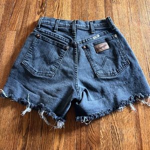 Black Wrangler high waist shorts 26